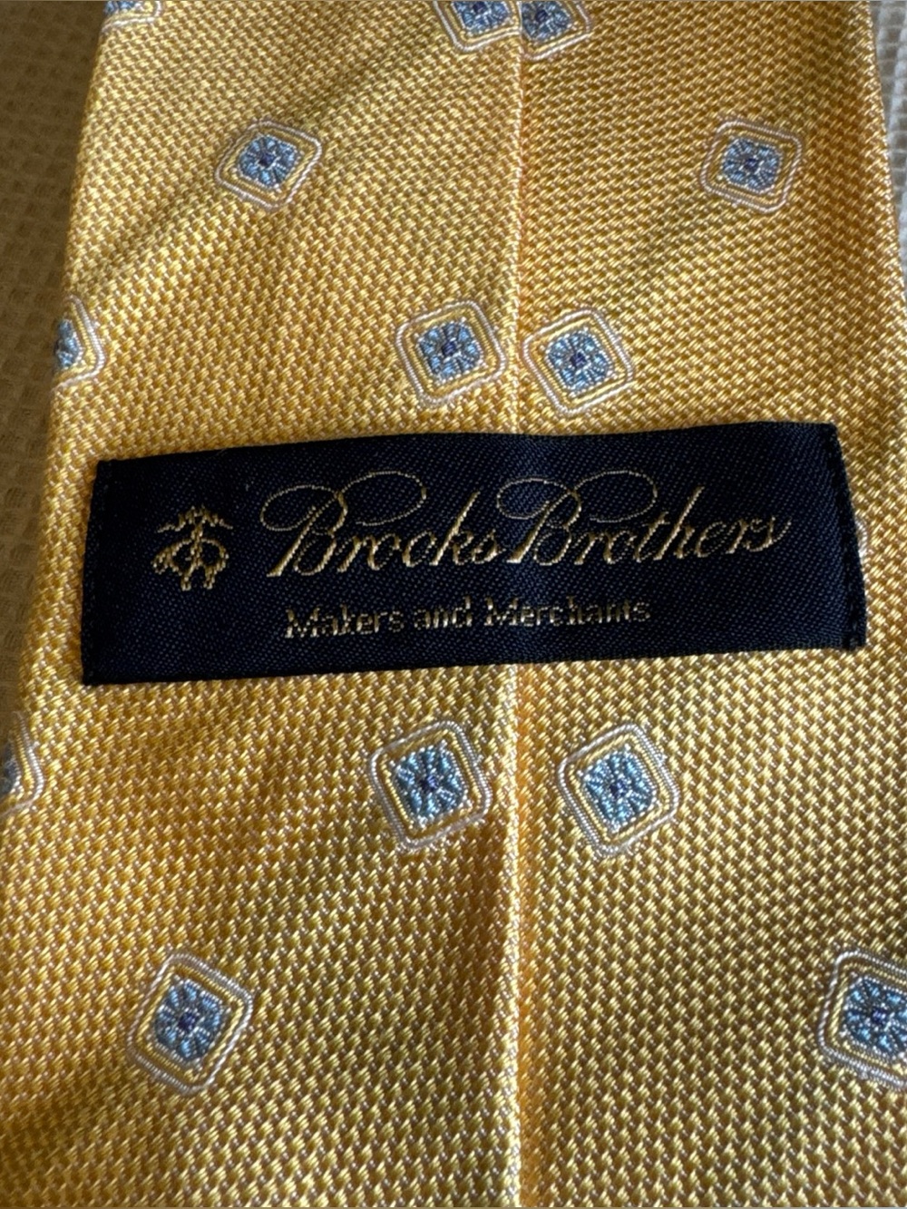 Brooks Brothers Yellow and Blue Silk Tie with Medallion Detail